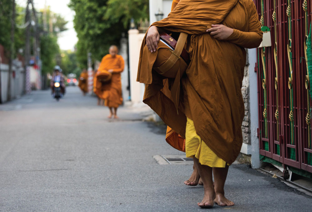 thai people traditions thai monks morning alms